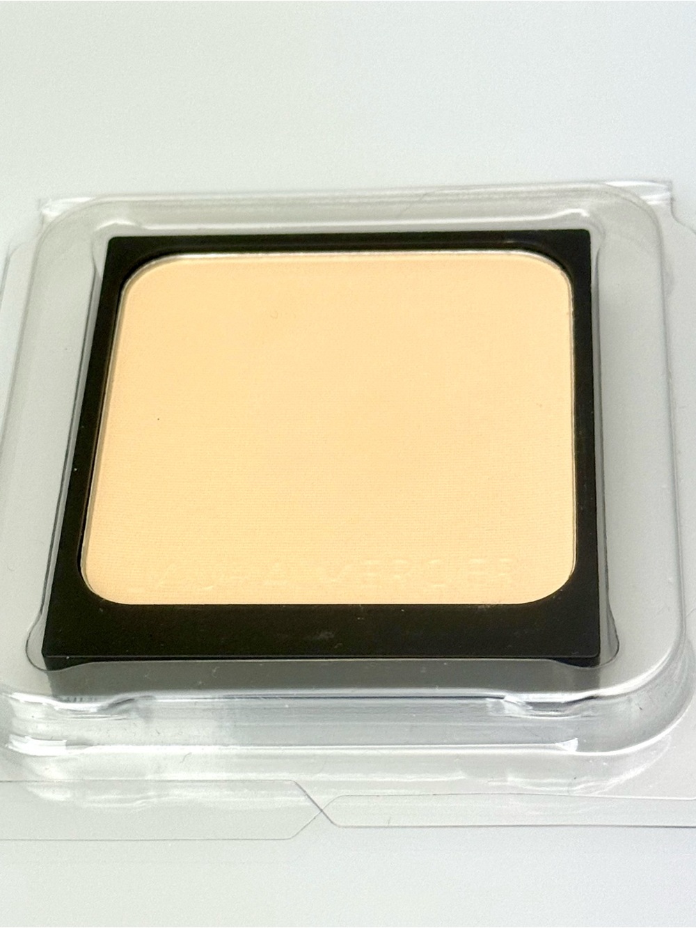 Laura Mercier • Translucent Pressed Setting Powder